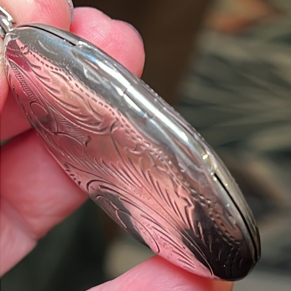 Vintage large etched sterling silver 925 oval locket necklace pendant - Picture 3 of 7